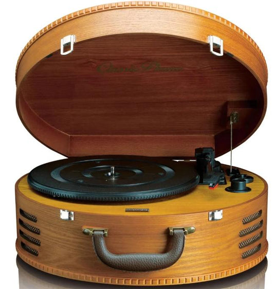 Wooden turntable with built-in speakers